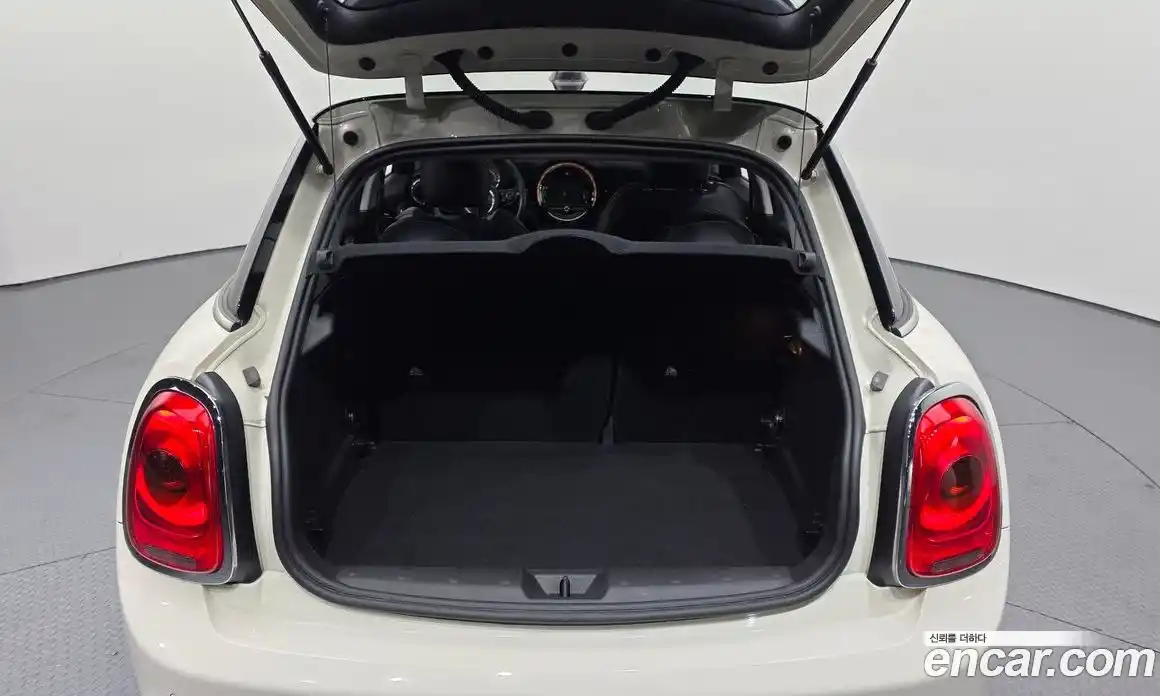 Mini Cooper 2017 2.0 Автомат в Москве № 724889, фото 20