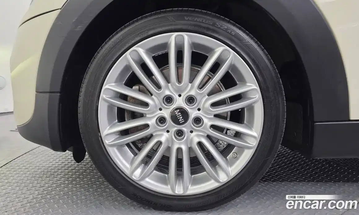 Mini Cooper 2017 2.0 Автомат в Москве № 724889, фото 5