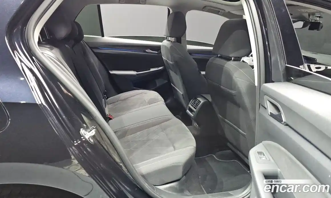 Volkswagen Golf 2023 2.0 Автомат в Москве № 725106, фото 12