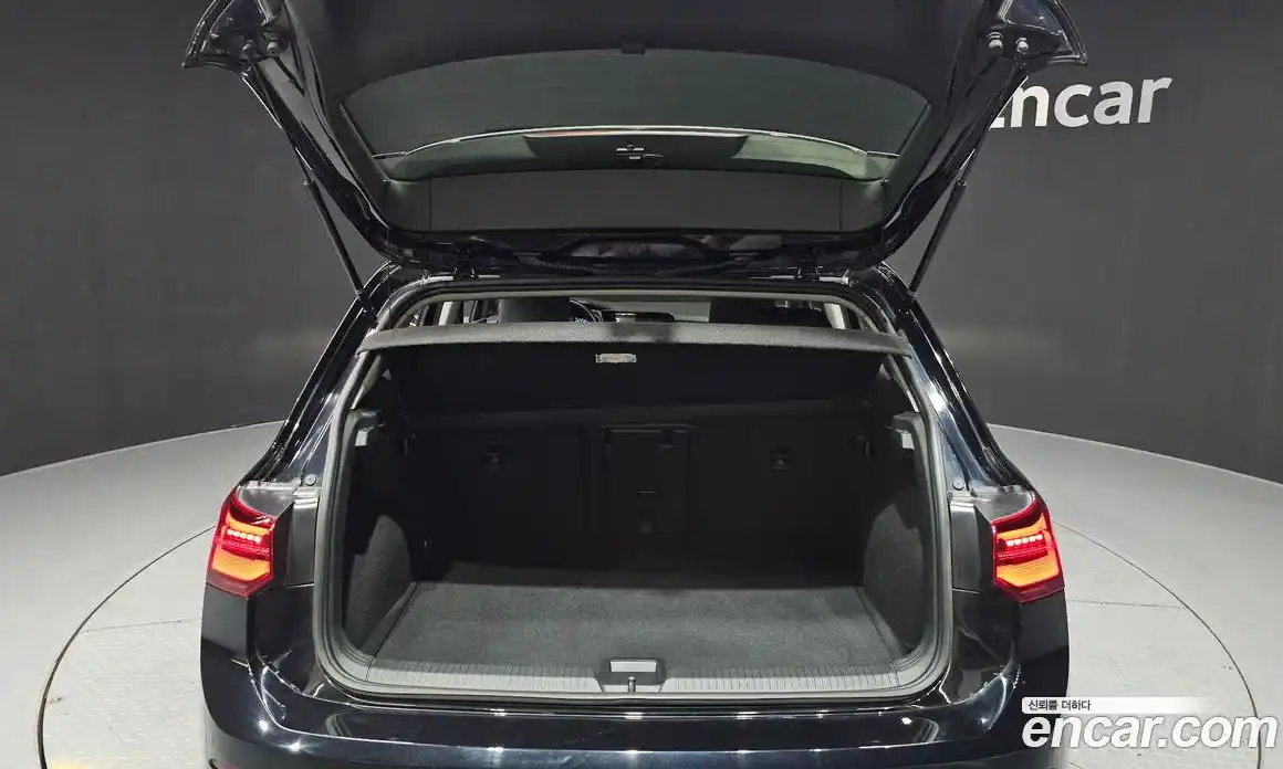 Volkswagen Golf 2023 2.0 Автомат в Москве № 725106, фото 20