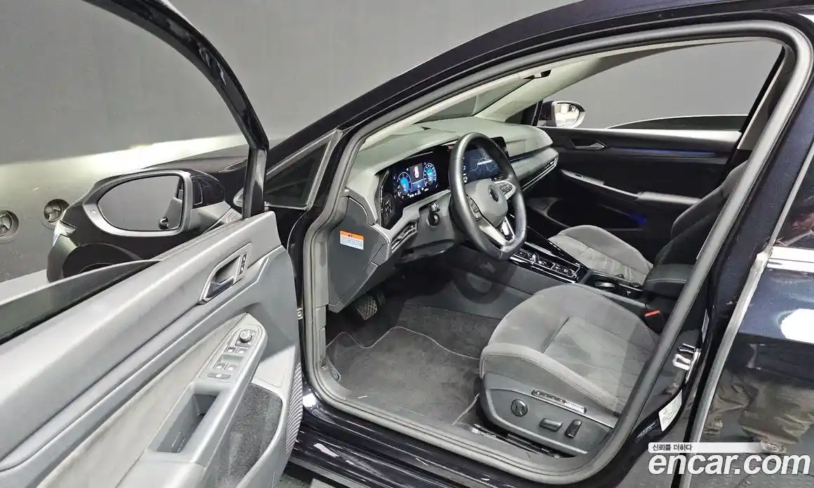 Volkswagen Golf 2023 2.0 Автомат в Москве № 725106, фото 10