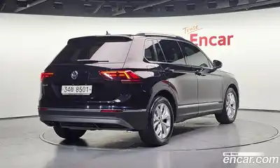 Volkswagen Tiguan 2018 2.0 Автомат в Москве № 725151, миниатюра 2