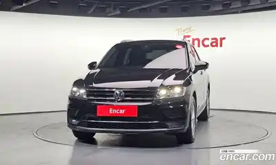 Volkswagen Tiguan 2018 2.0 Автомат в Москве № 725151, миниатюра 3
