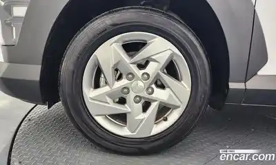 Hyundai Kona 2023 1.6 Автомат в Москве № 745886, миниатюра 5