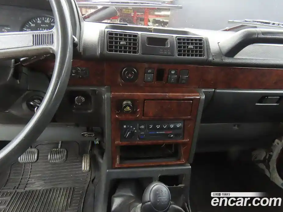 SsangYong Korando 1995 2.2 Механическая в Москве № 746007, фото 9