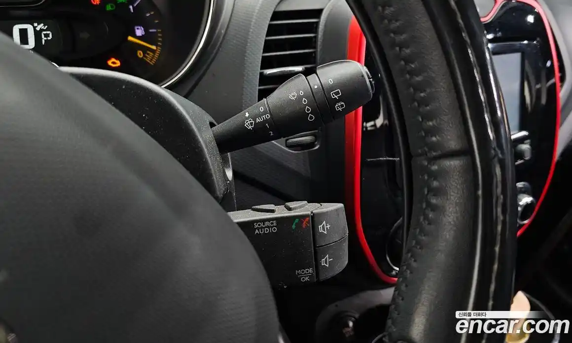 Renault QM3 2015 1.5 Автомат в Москве № 746533, фото 19