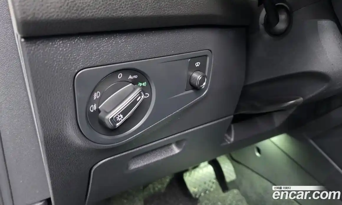 Volkswagen Tiguan 2018 2.0 Автомат в Москве № 750035, фото 17