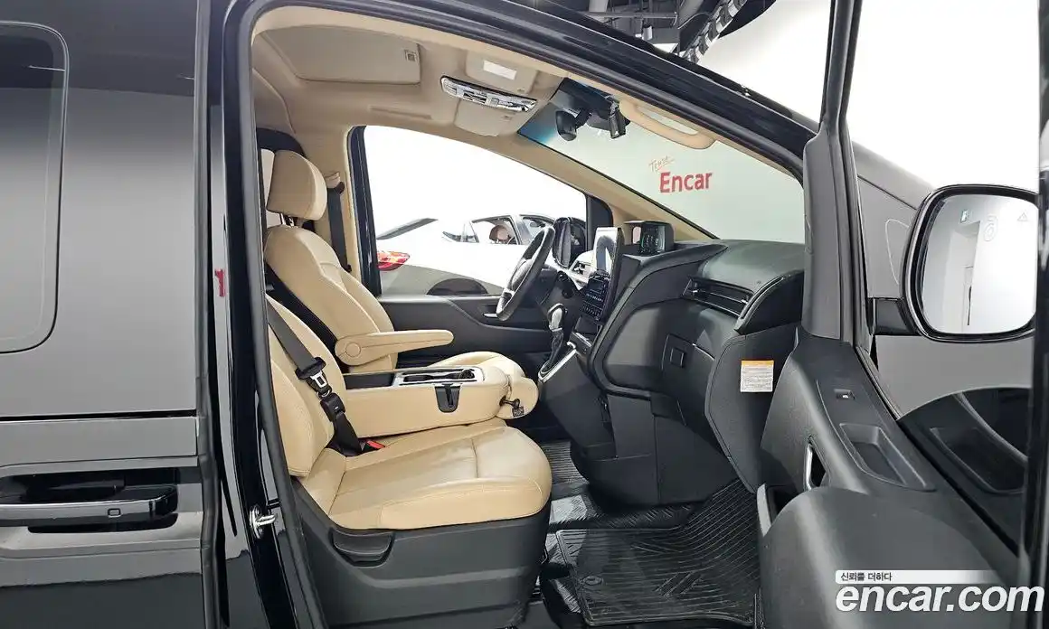 Hyundai Staria 2024 1.6 Автомат в Москве № 756242, фото 11