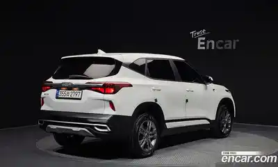 Kia Seltos 2022 1.6 Автомат в Москве № 757805, миниатюра 2