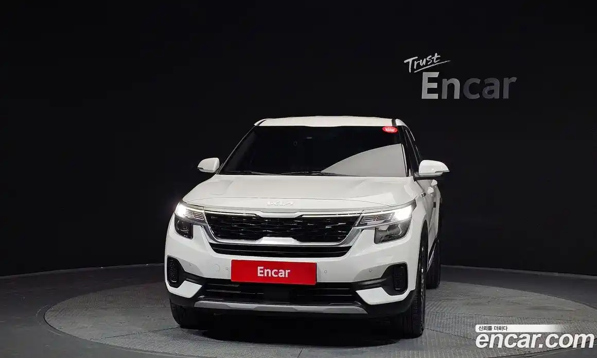 Kia Seltos 2022 1.6 Автомат в Москве № 757805, фото 3