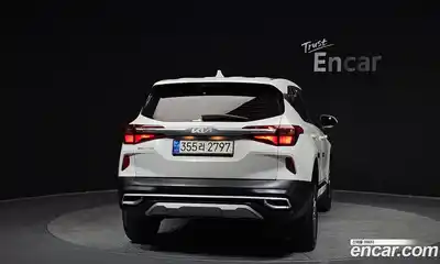 Kia Seltos 2022 1.6 Автомат в Москве № 757805, миниатюра 4