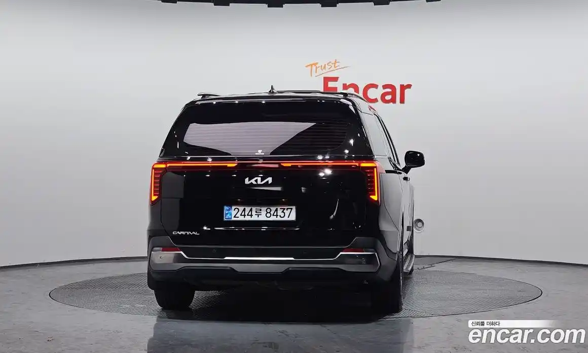 Kia Canival 2024 3.5 Автомат в Москве № 757846, фото 4