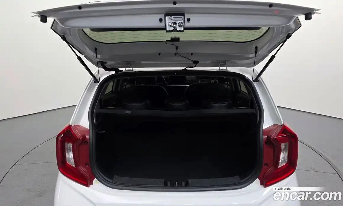 Kia Morning 2021 1.0 Автомат в Москве № 758259, фото 20