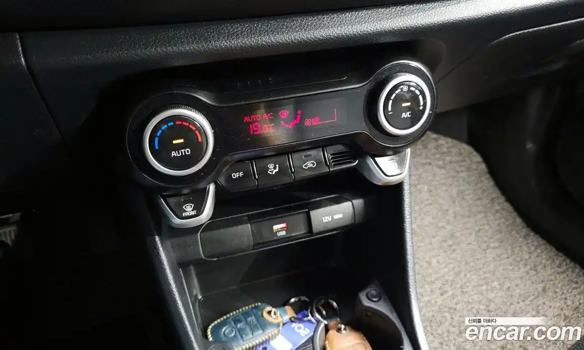 Kia Morning 2021 1.0 Автомат в Москве № 758319, фото 17