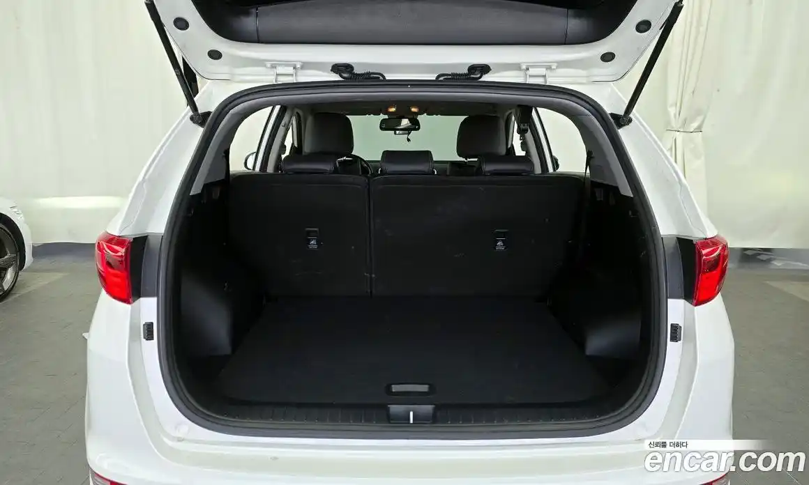 Kia Sportage 2018 2.0 Автомат в Москве № 758461, фото 20