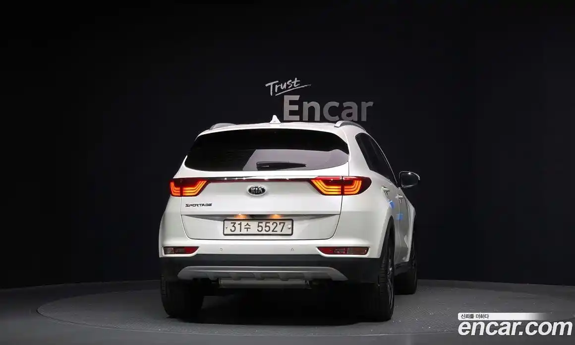 Kia Sportage 2018 2.0 Автомат в Москве № 758461, фото 4