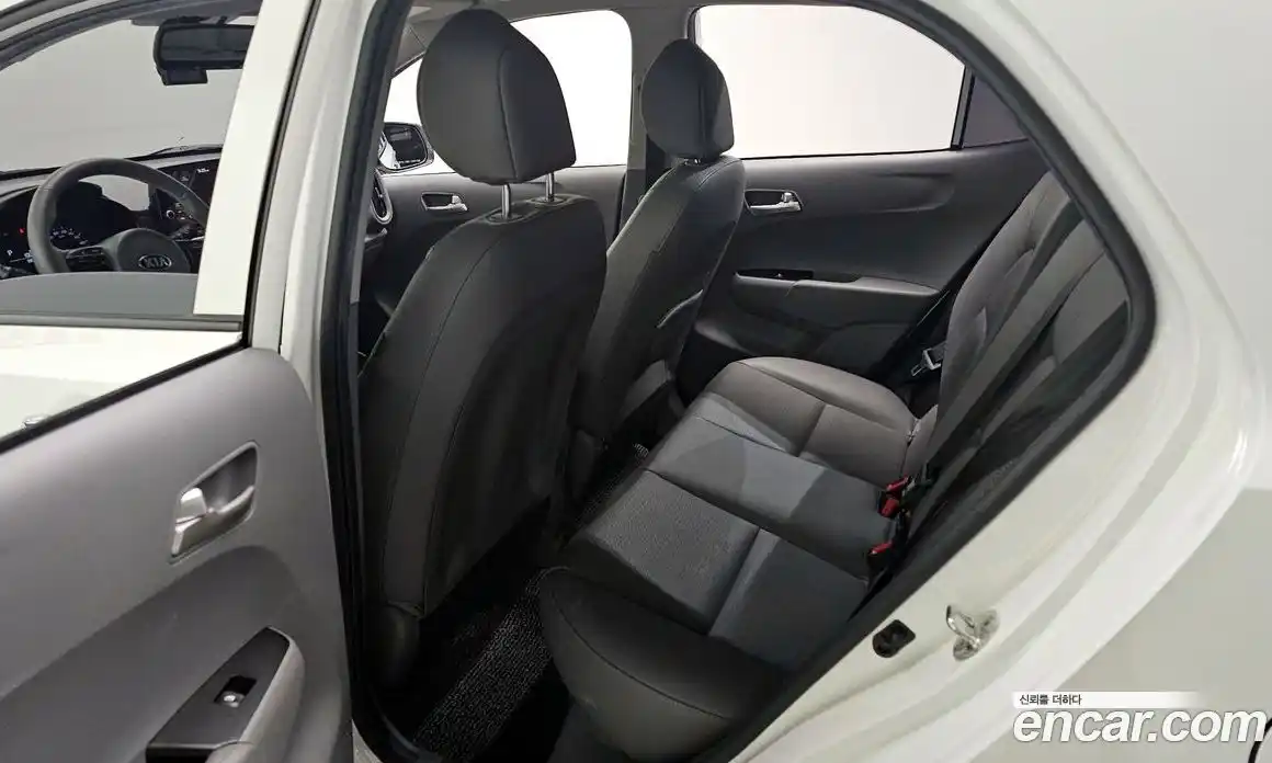 Kia Morning 2020 1.0 Автомат в Москве № 758475, фото 11