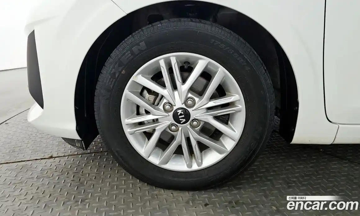 Kia Morning 2020 1.0 Автомат в Москве № 758475, фото 5