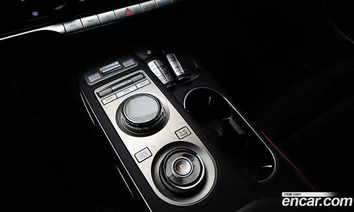 Genesis GV70 2023 2.5 Автомат в Москве № 758856, фото 9