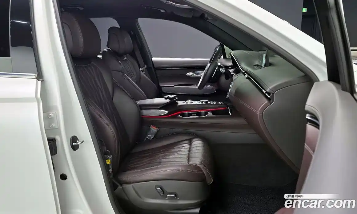 Genesis GV70 2022 2.5 Автомат в Москве № 758900, фото 9