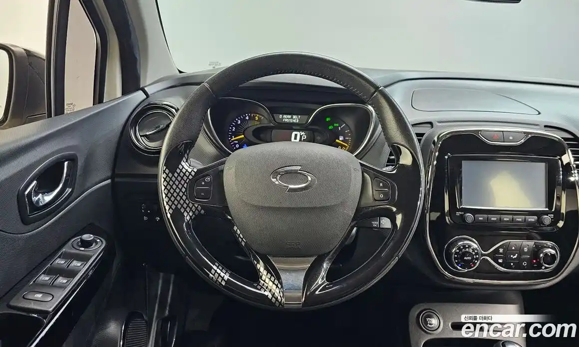 Renault QM3 2015 1.5 Автомат в Москве № 760867, фото 13