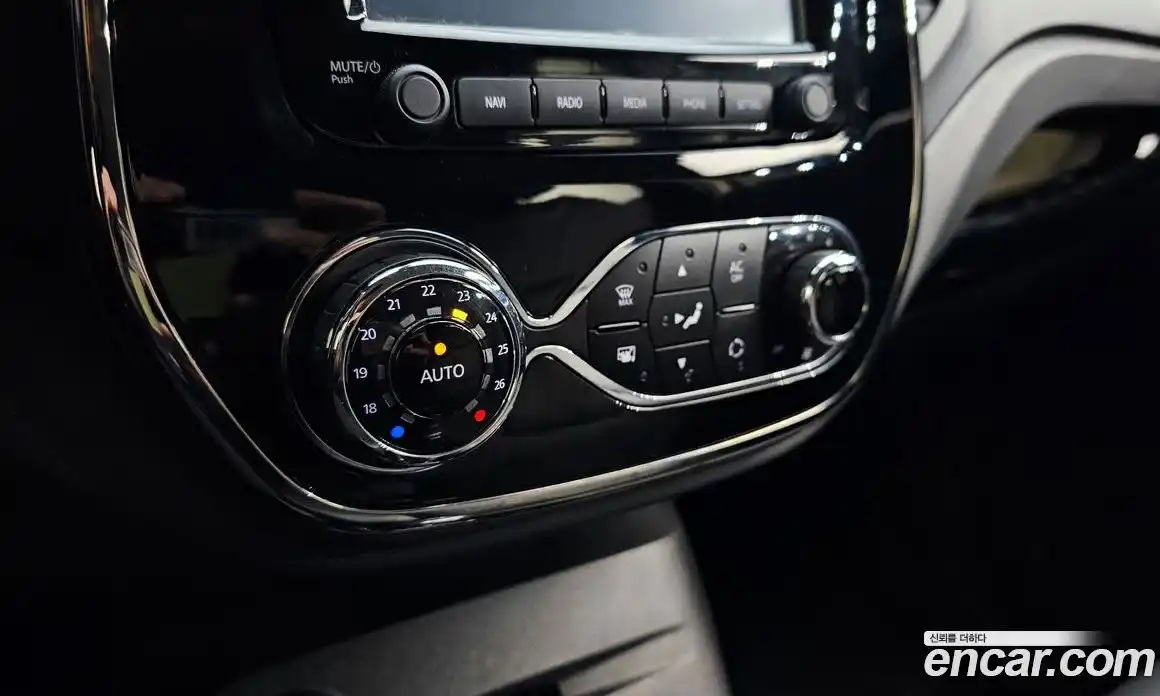 Renault QM3 2015 1.5 Автомат в Москве № 760867, фото 16