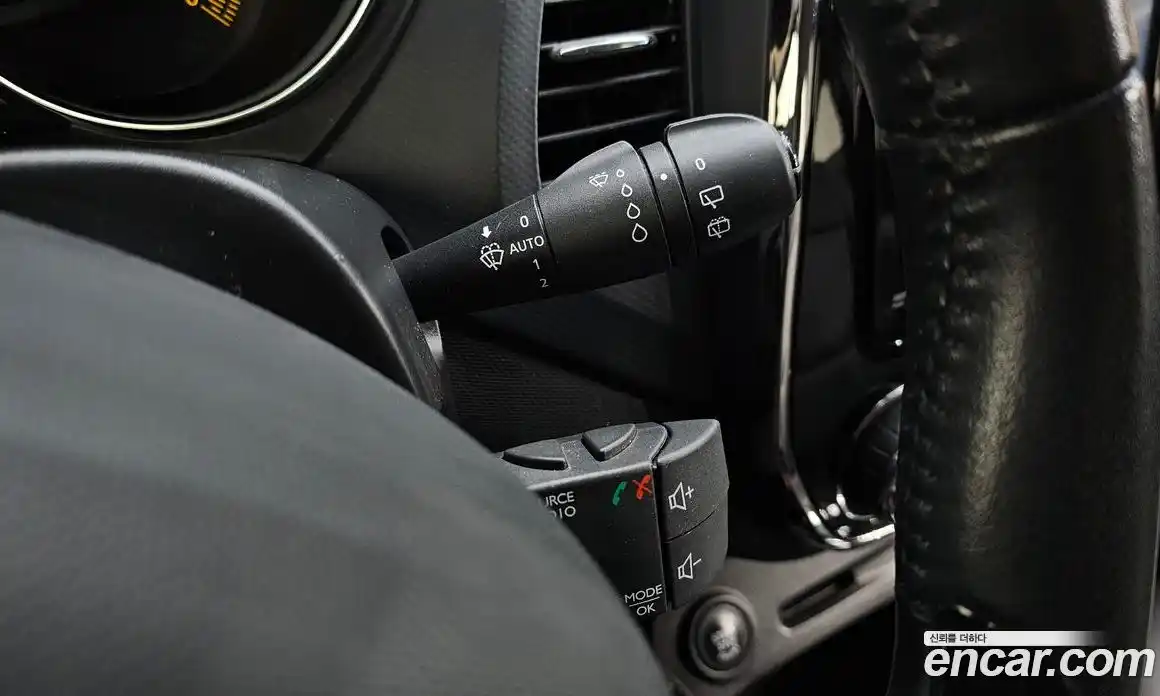 Renault QM3 2015 1.5 Автомат в Москве № 760867, фото 17