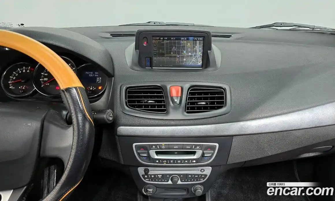 Renault SM3 2010 1.6 Автомат в Москве № 761239, фото 14