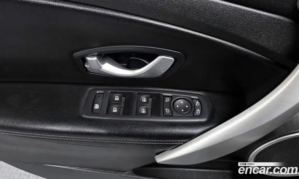 Renault SM3 2010 1.6 Автомат в Москве № 761239, фото 16