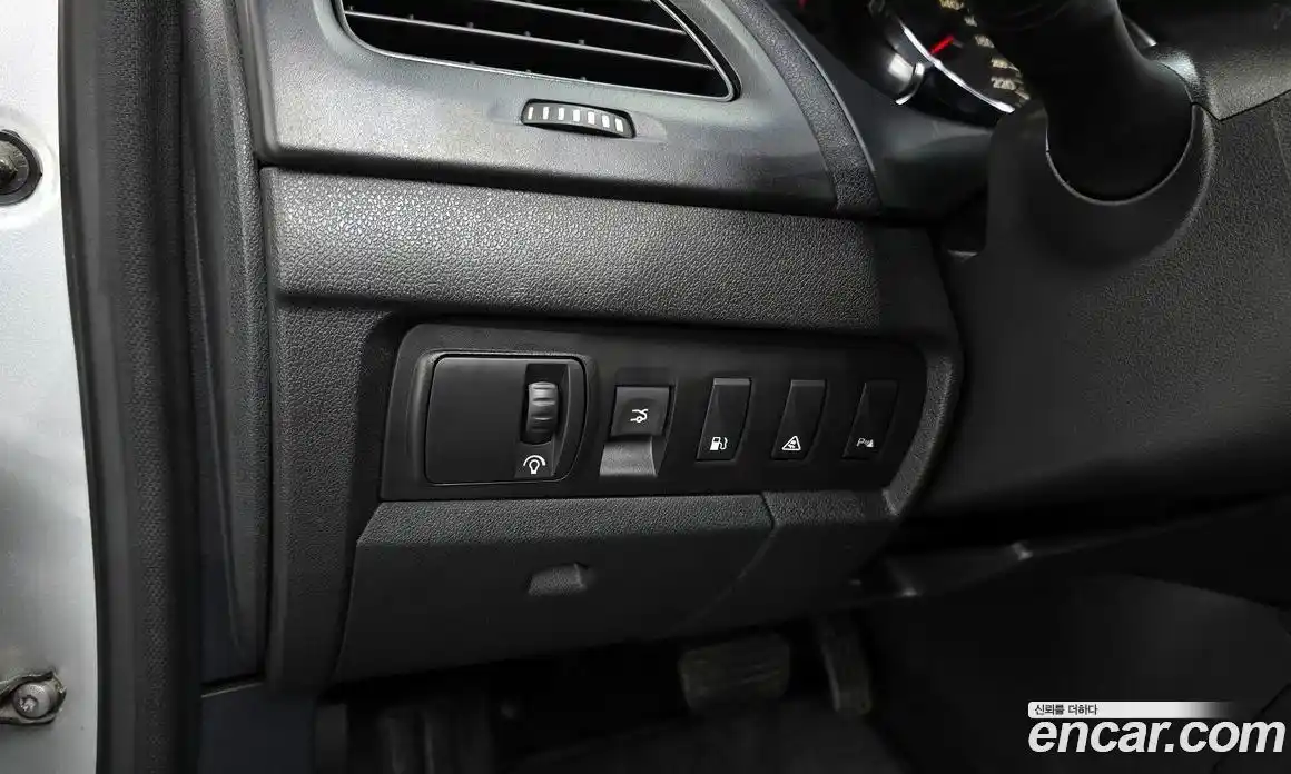 Renault SM3 2010 1.6 Автомат в Москве № 761239, фото 17