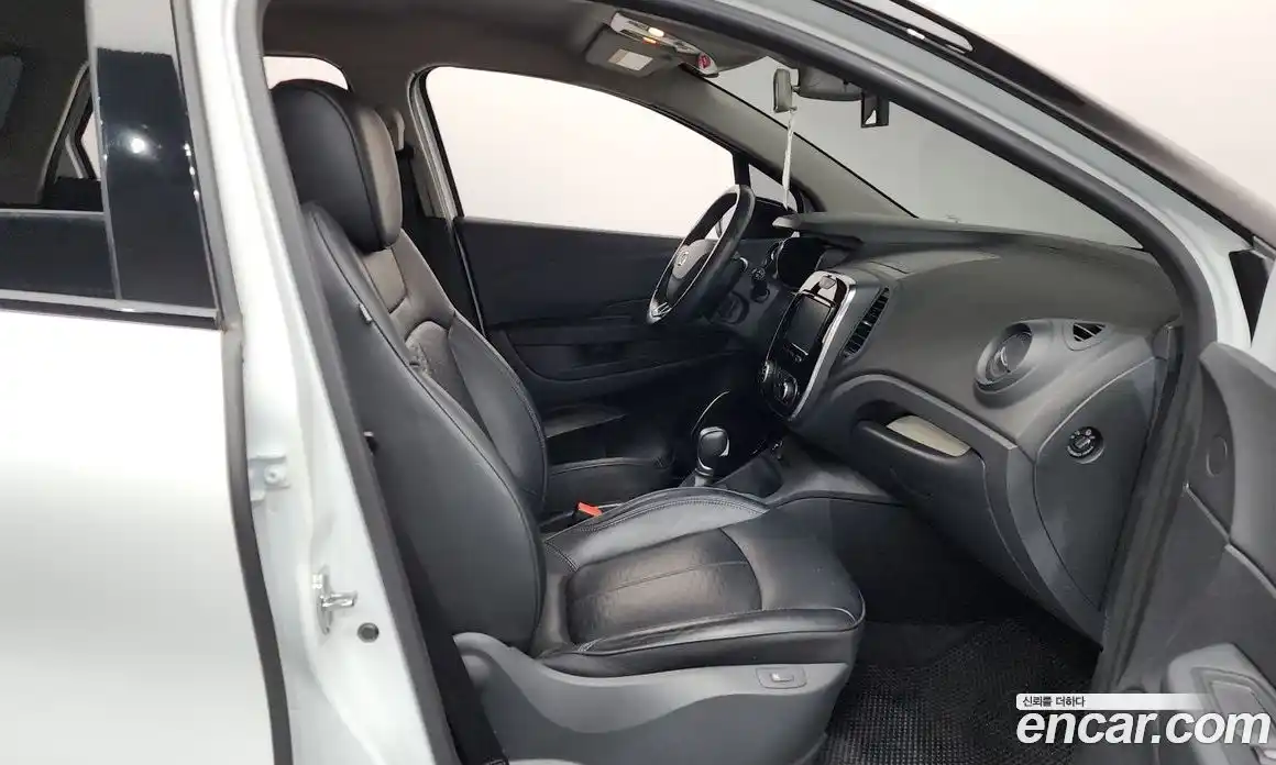 Renault QM3 2017 1.5 Автомат в Москве № 761657, фото 11