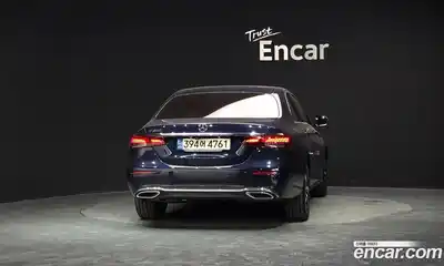 Mercedes-Benz E-Class 2021 2.0 Автомат в Москве № 764194, миниатюра 4