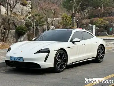 Porsche Taycan, 2023