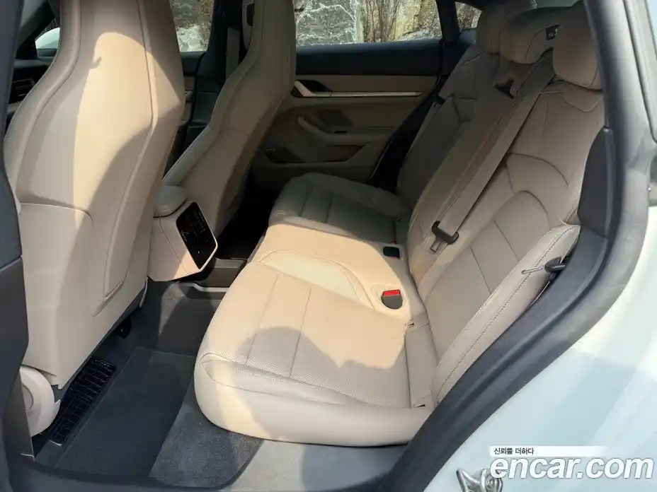 Porsche Taycan 2023 0.1 Автомат в Москве № 765487, фото 15