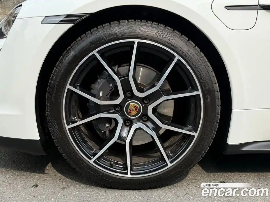 Porsche Taycan 2023 0.1 Автомат в Москве № 765487, фото 17