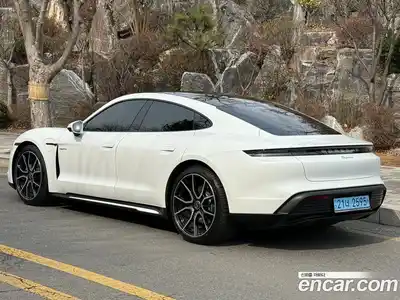 Porsche Taycan 2023 0.1 Автомат в Москве № 765487, миниатюра 2