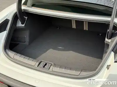 Porsche Taycan 2023 0.1 Автомат в Москве № 765487, миниатюра 4