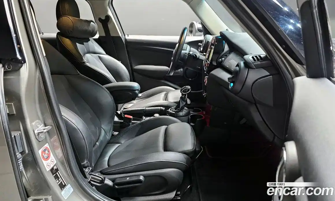 Mini Cooper 2017 1.5 Автомат в Москве № 766271, фото 11