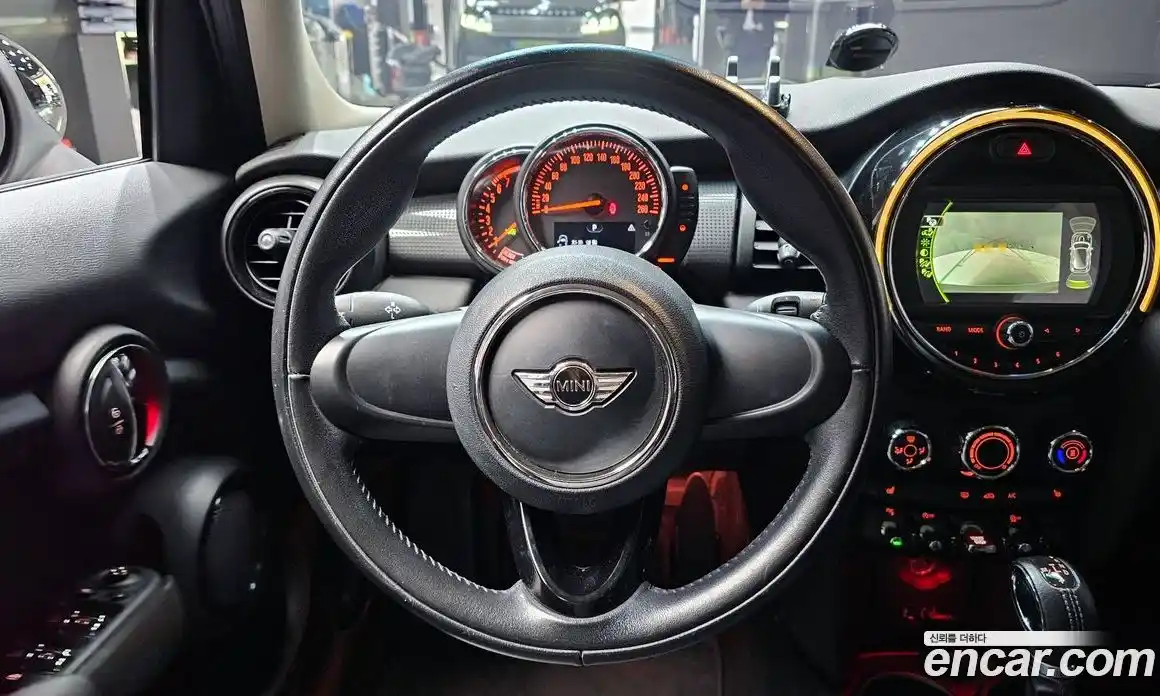 Mini Cooper 2017 1.5 Автомат в Москве № 766271, фото 14