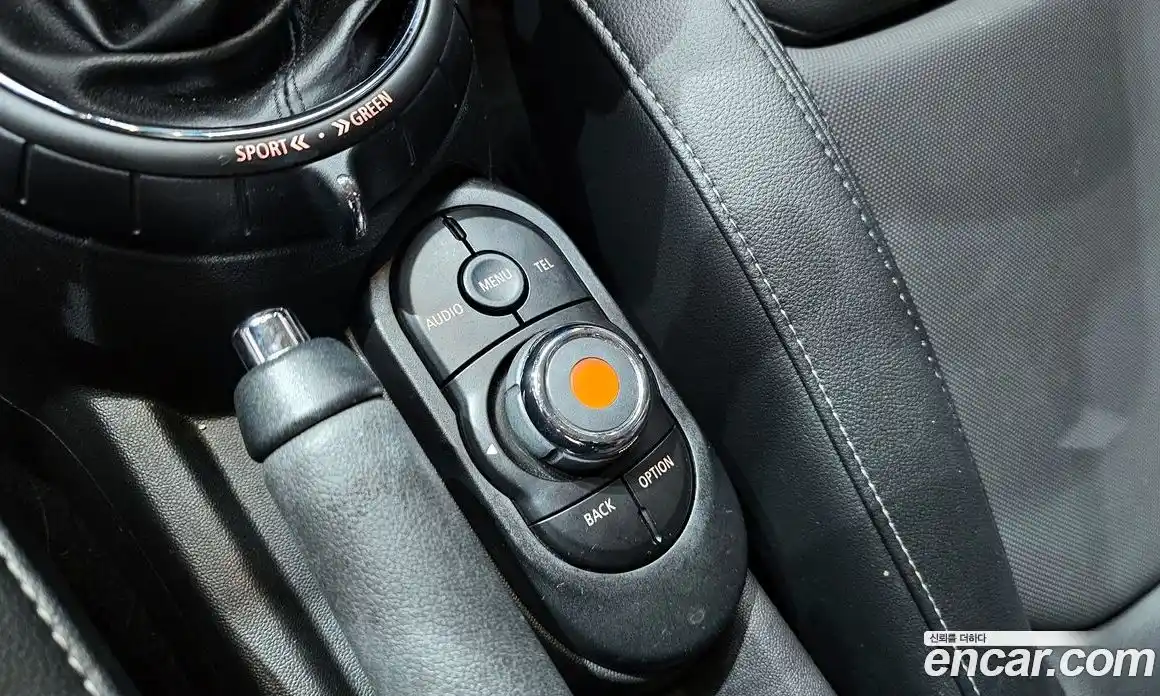 Mini Cooper 2017 1.5 Автомат в Москве № 766271, фото 18