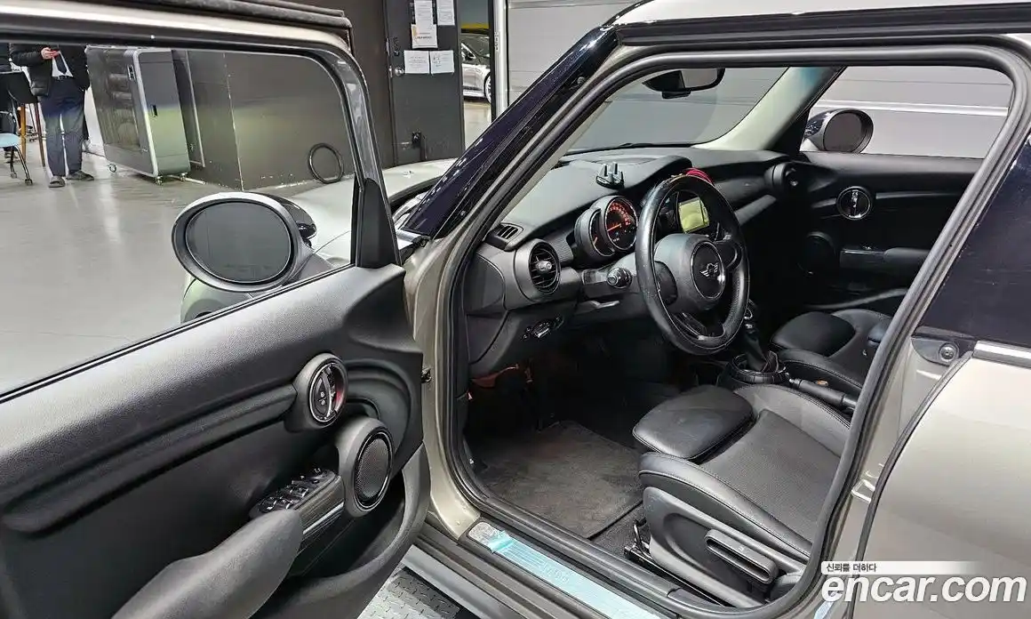 Mini Cooper 2017 1.5 Автомат в Москве № 766271, фото 10