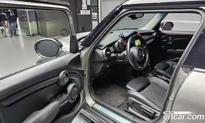 Mini Cooper 2017 1.5 Автомат в Москве № 766271, миниатюра 10