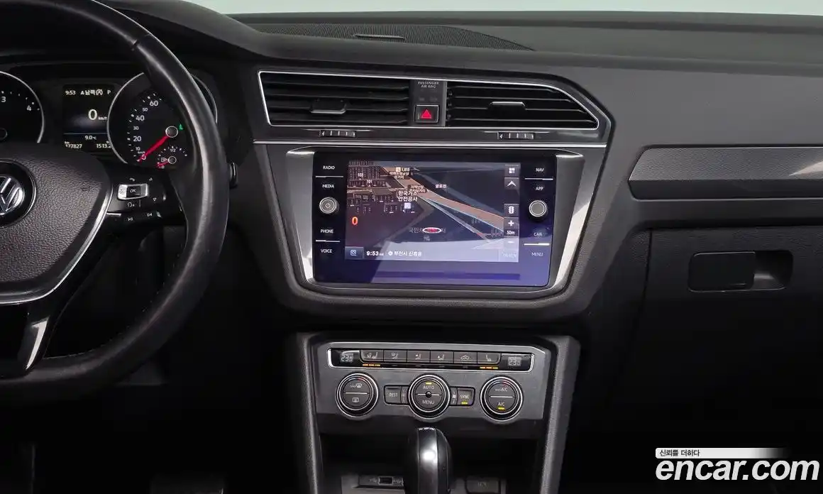 Volkswagen Tiguan 2018 2.0 Автомат в Москве № 767168, фото 14