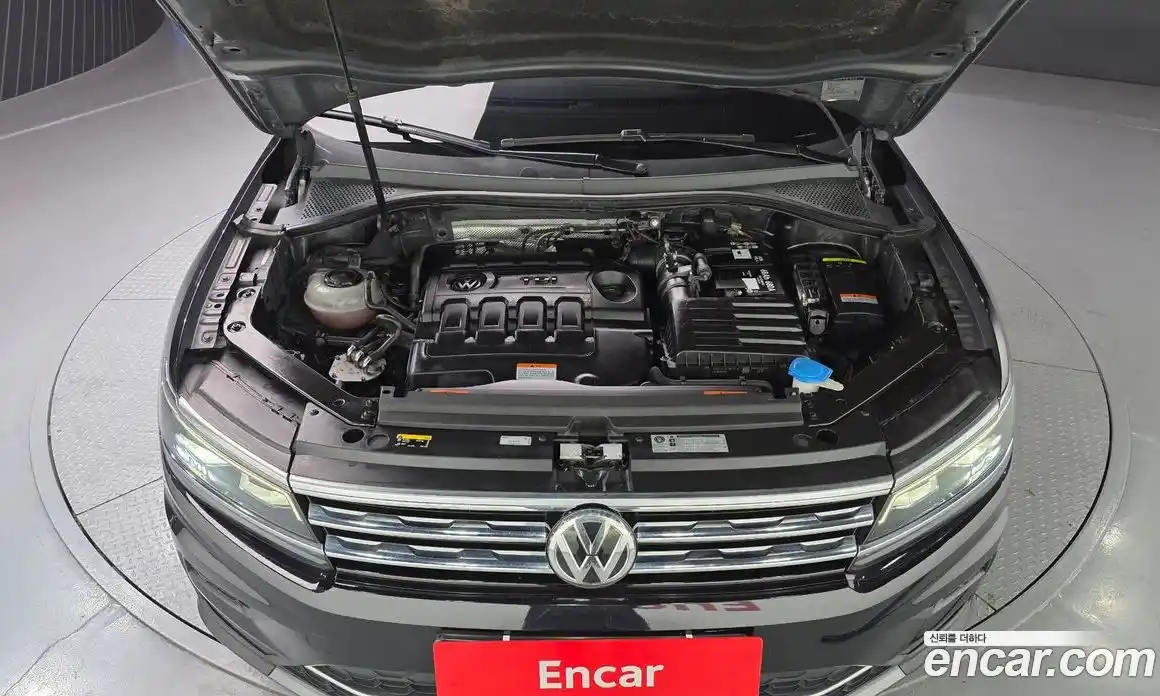 Volkswagen Tiguan 2018 2.0 Автомат в Москве № 767168, фото 6