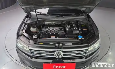 Volkswagen Tiguan 2018 2.0 Автомат в Москве № 767168, миниатюра 6
