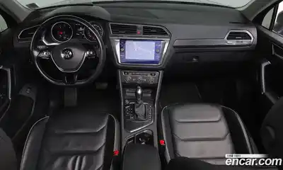 Volkswagen Tiguan 2018 2.0 Автомат в Москве № 767168, миниатюра 7