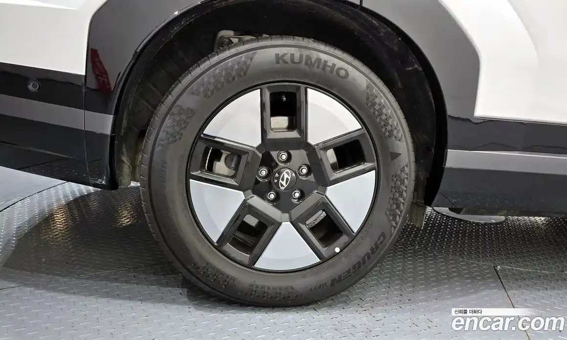 Hyundai Santa Fe 2023 1.6 Автомат в Москве № 108216, фото 5