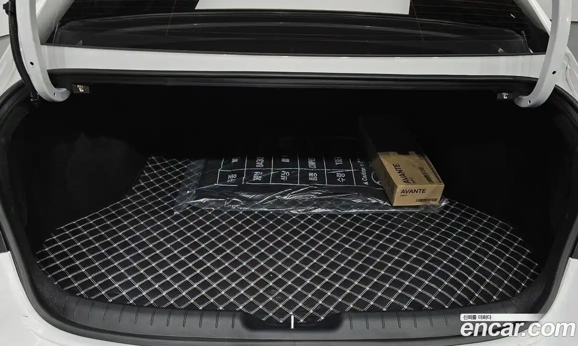 Hyundai Avante 2023 1.6 Автомат в Москве № 125734, фото 20