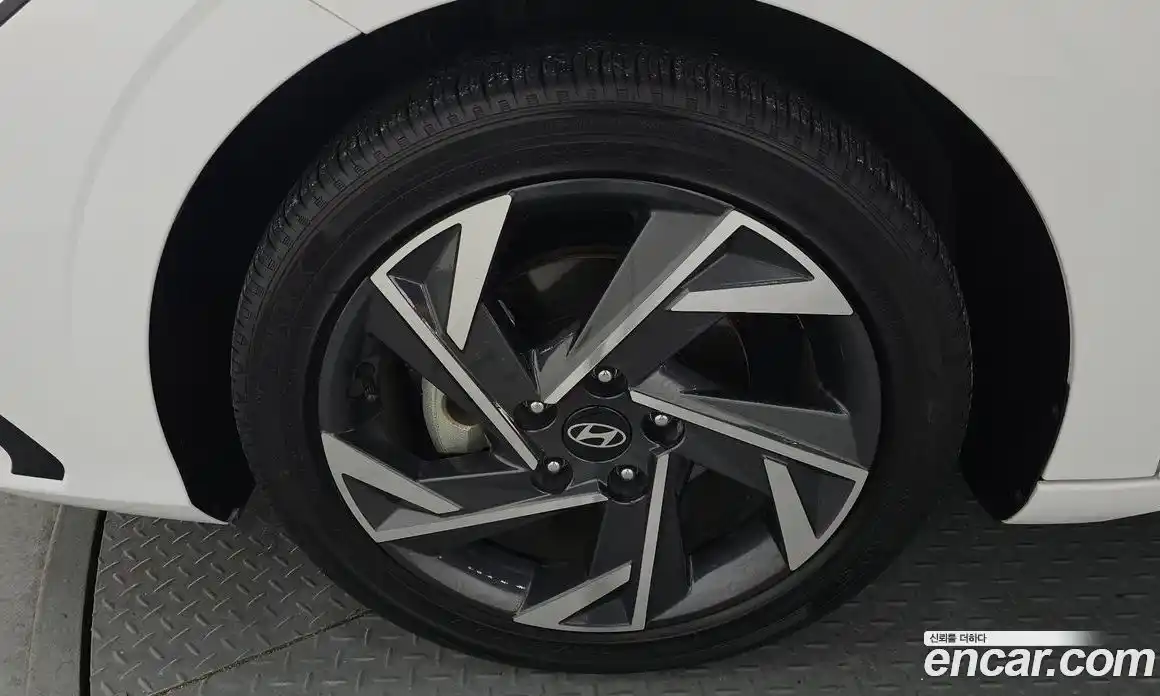 Hyundai Avante 2023 1.6 Автомат в Москве № 125734, фото 5