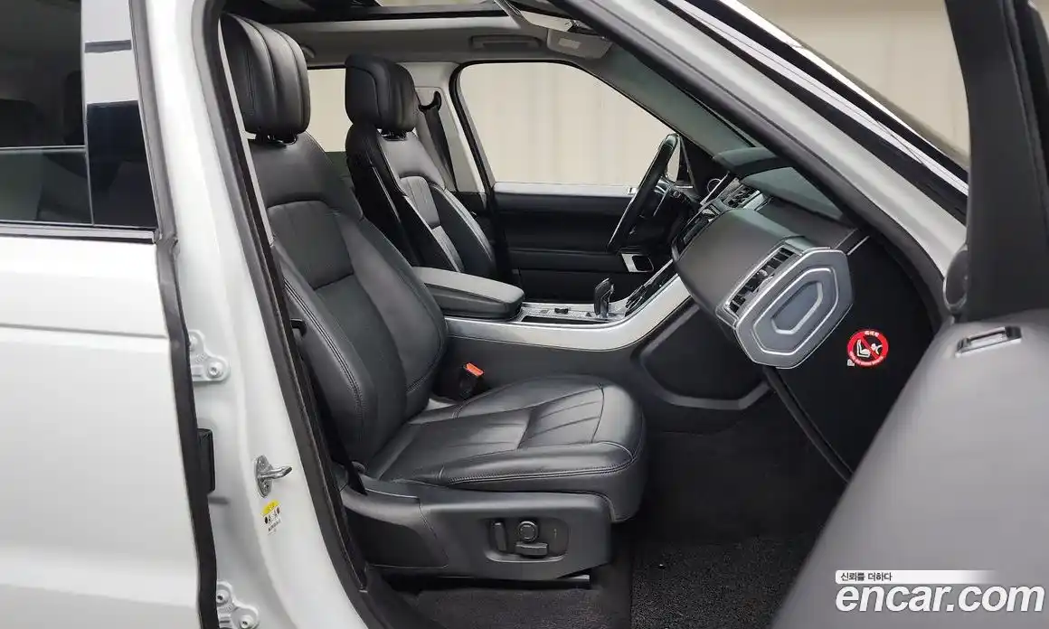 Land Rover Range-Rover Sport 2018 3.0 Автомат в Москве № 166465, фото 11